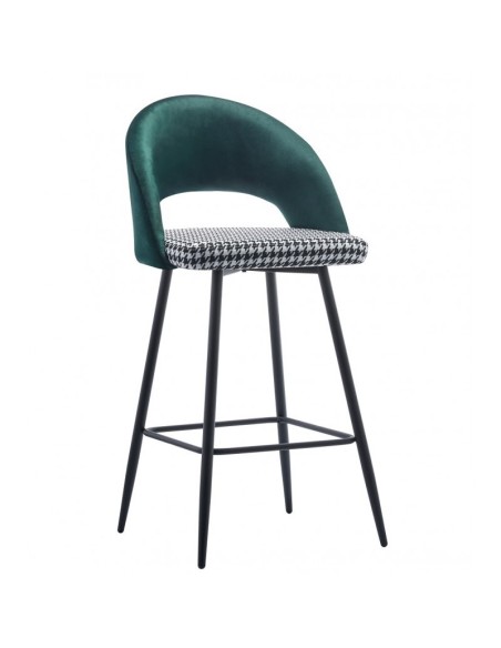 Taburete velvet verde con asiento pata de gallo para uso en hostelería.